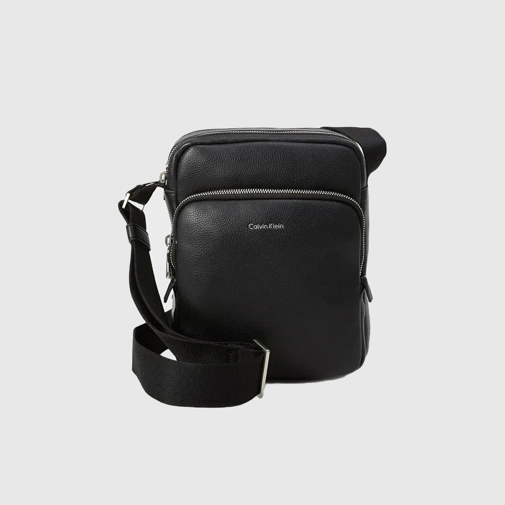 Raised Pocket Reporter Crossbody Bag - Black