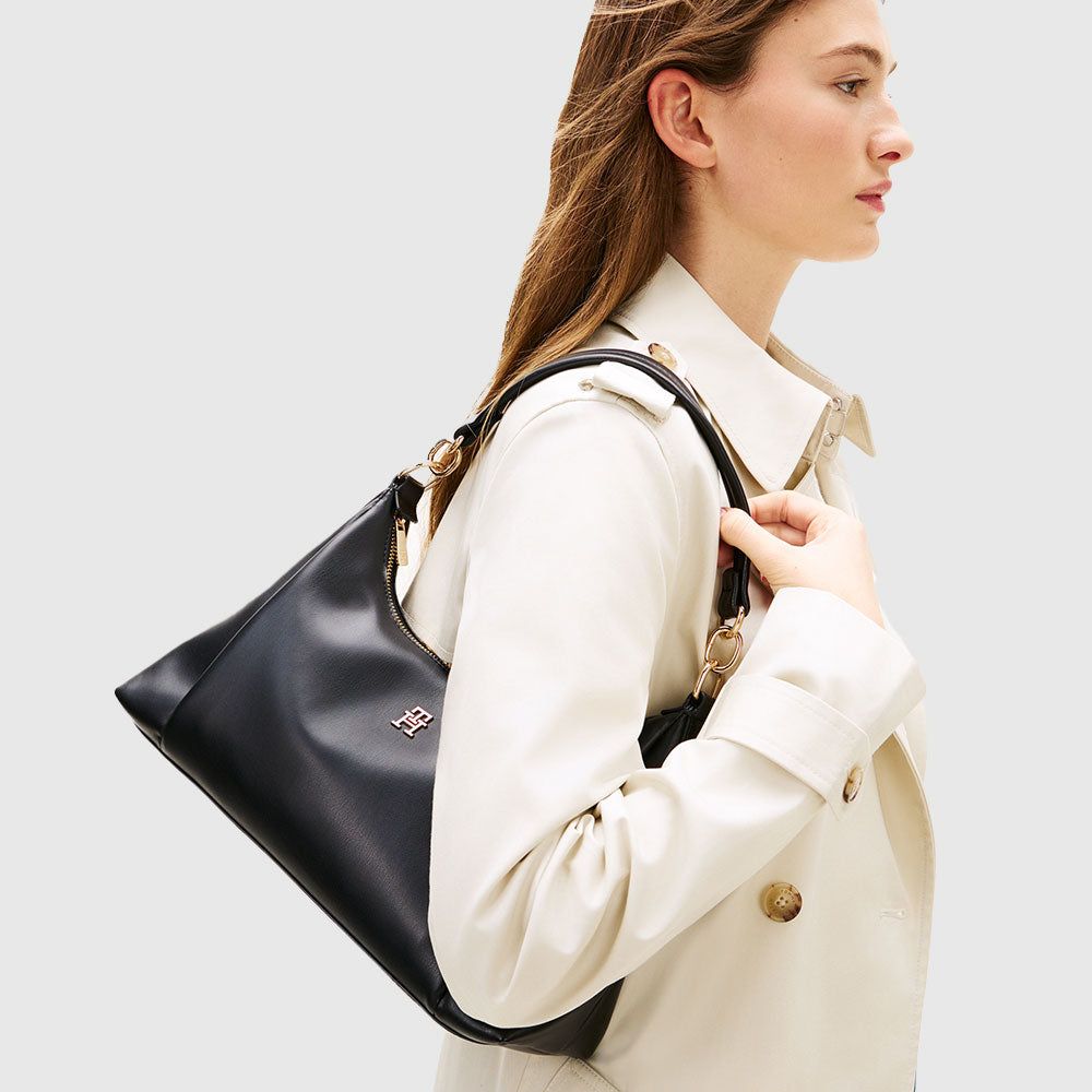 Essential Crossbody Shoulder Bag - Black
