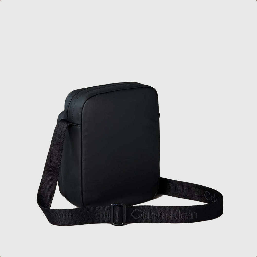 Puffer Utility Reporter Bag - Black