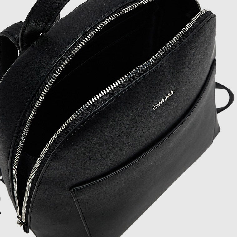 Must Dome Backpack - Black