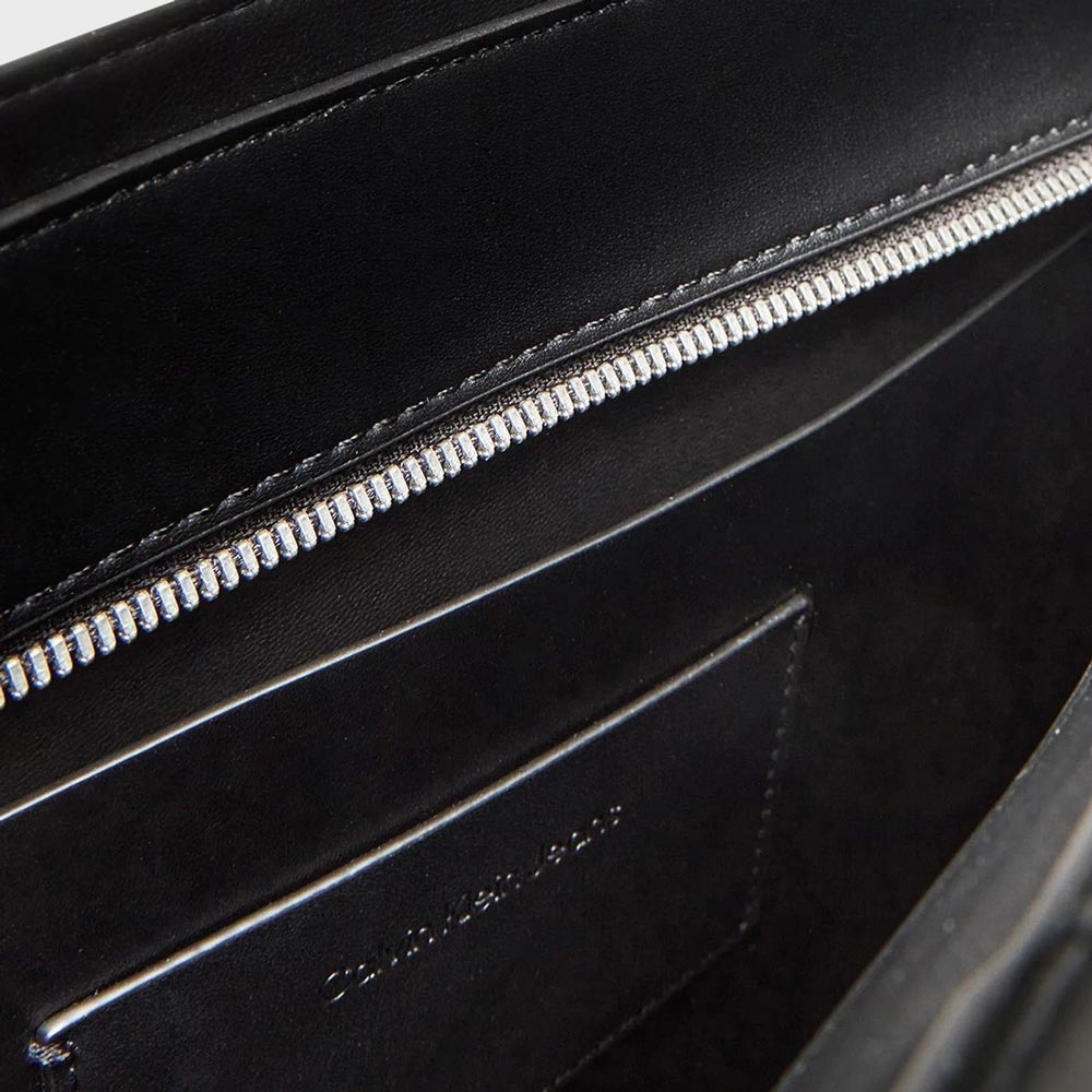 Sculpted Slim Tote - Black