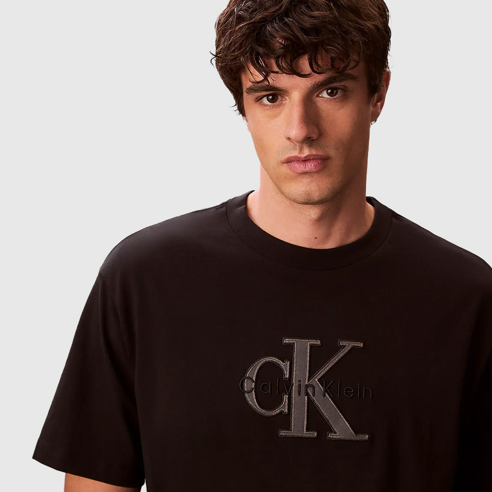Relaxed Logo Appliqué T-Shirt - Black