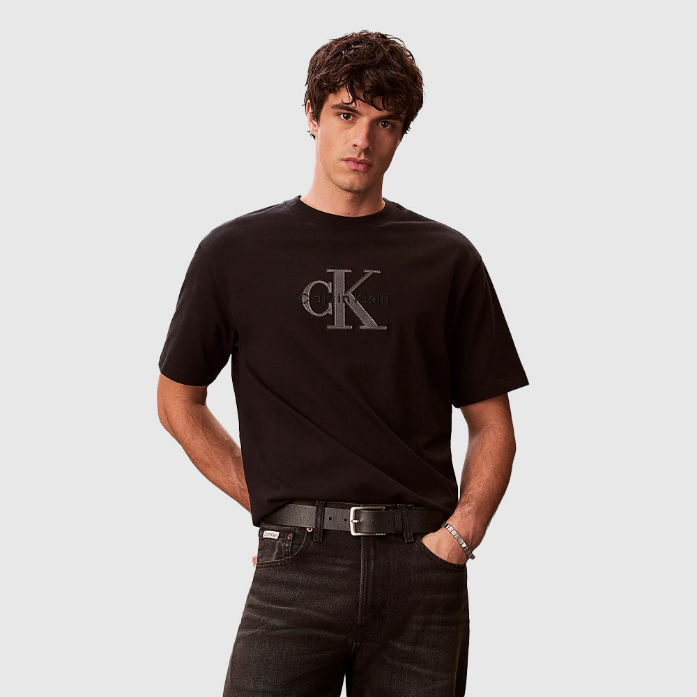 Relaxed Logo Appliqué T-Shirt - Black