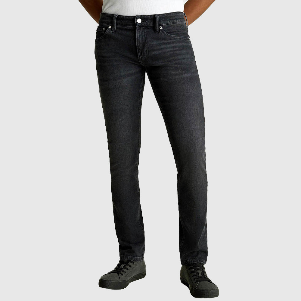 Low Waist Slim Fit Jeans - Black*