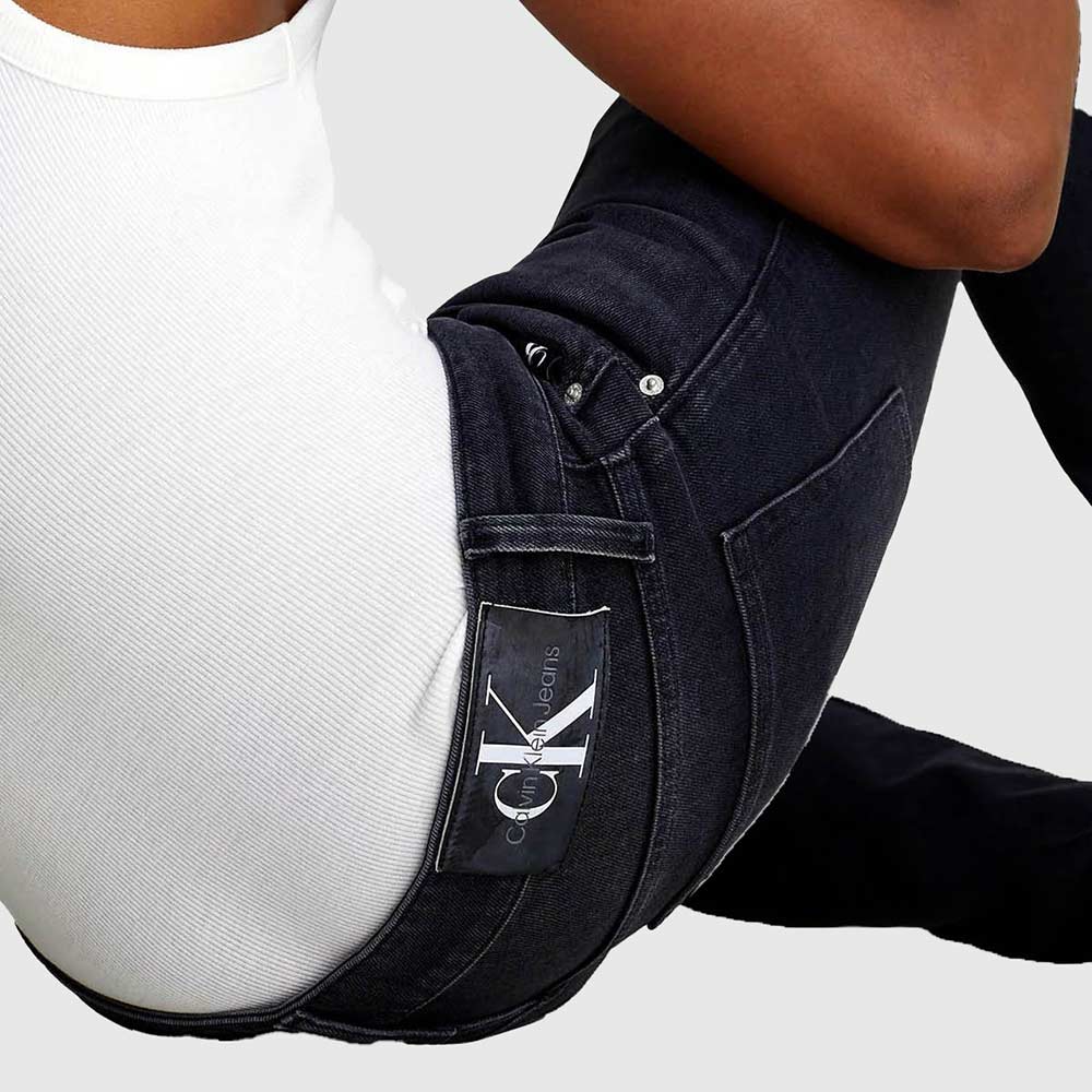Low Waist Slim Fit Jeans - Black*