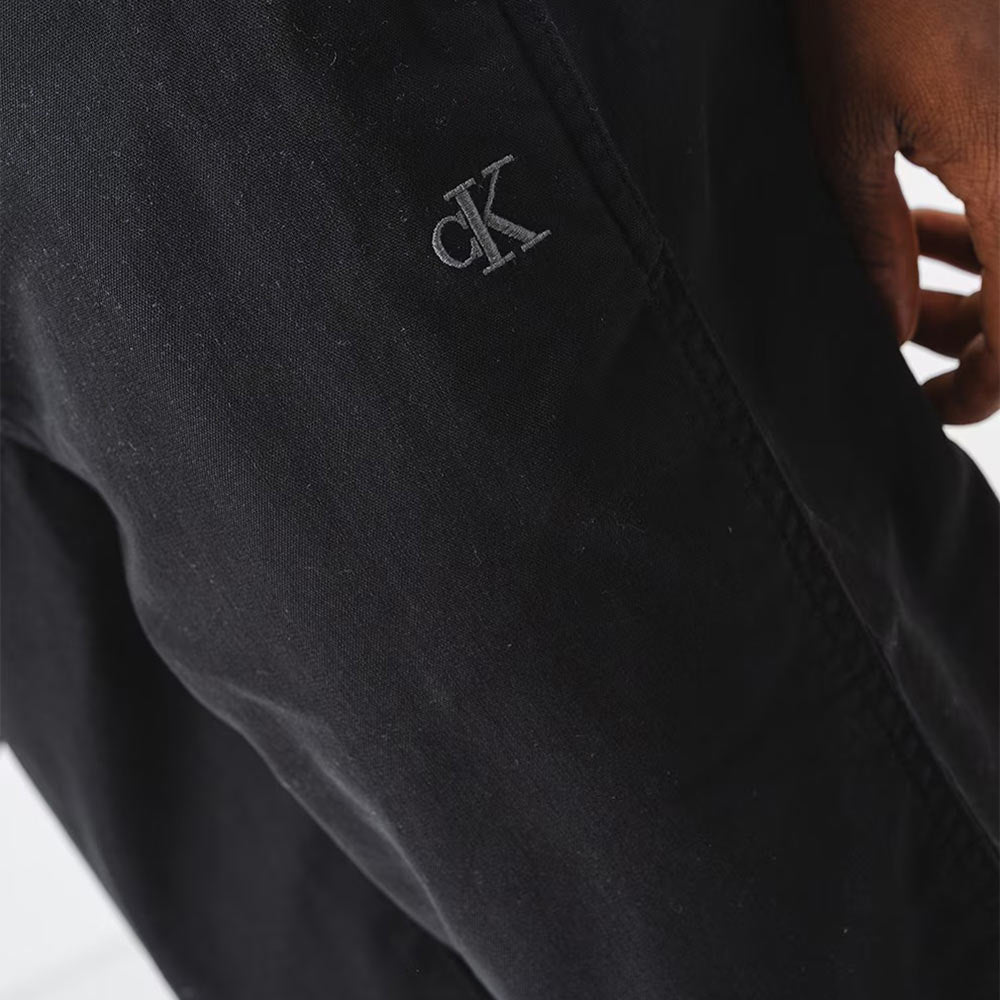 Cropped Woven Pant - Black*