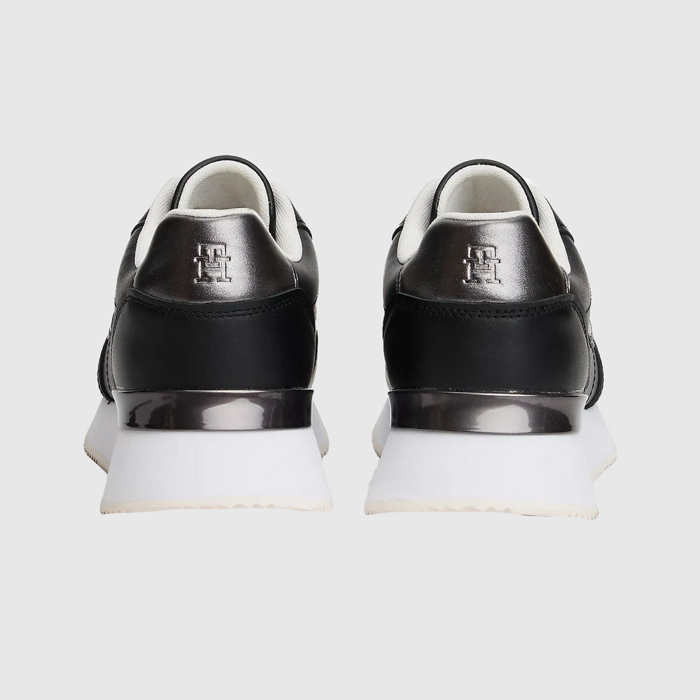 Chic Fashion Runner - Black