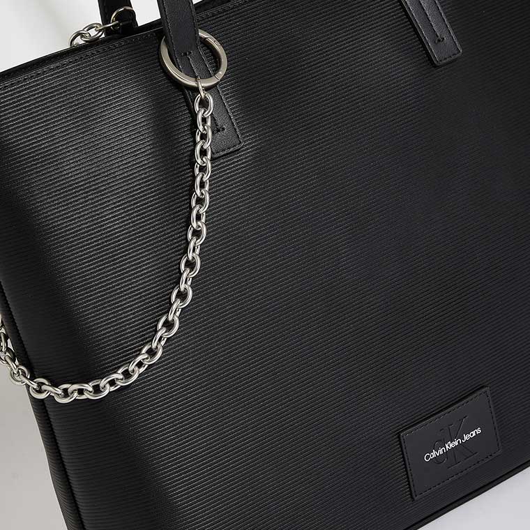 Textured Logo Badge Tote Bag - Black