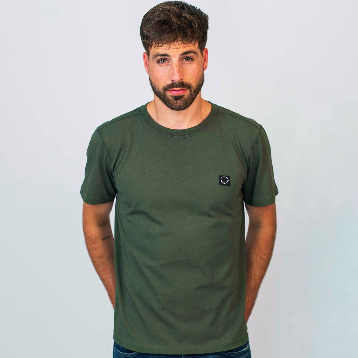 Jake Neck Tee in Olive