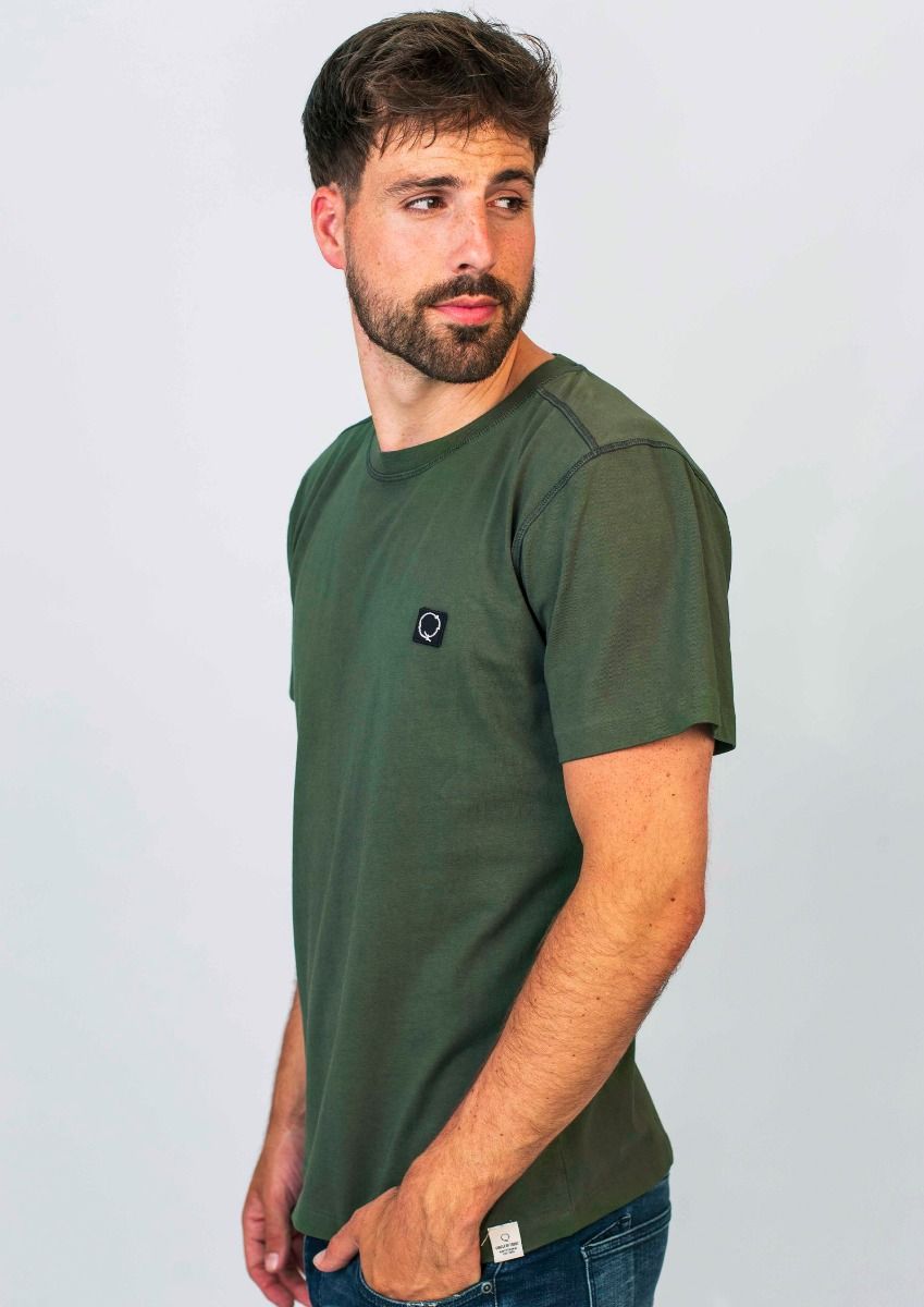 Jake Neck Tee in Olive