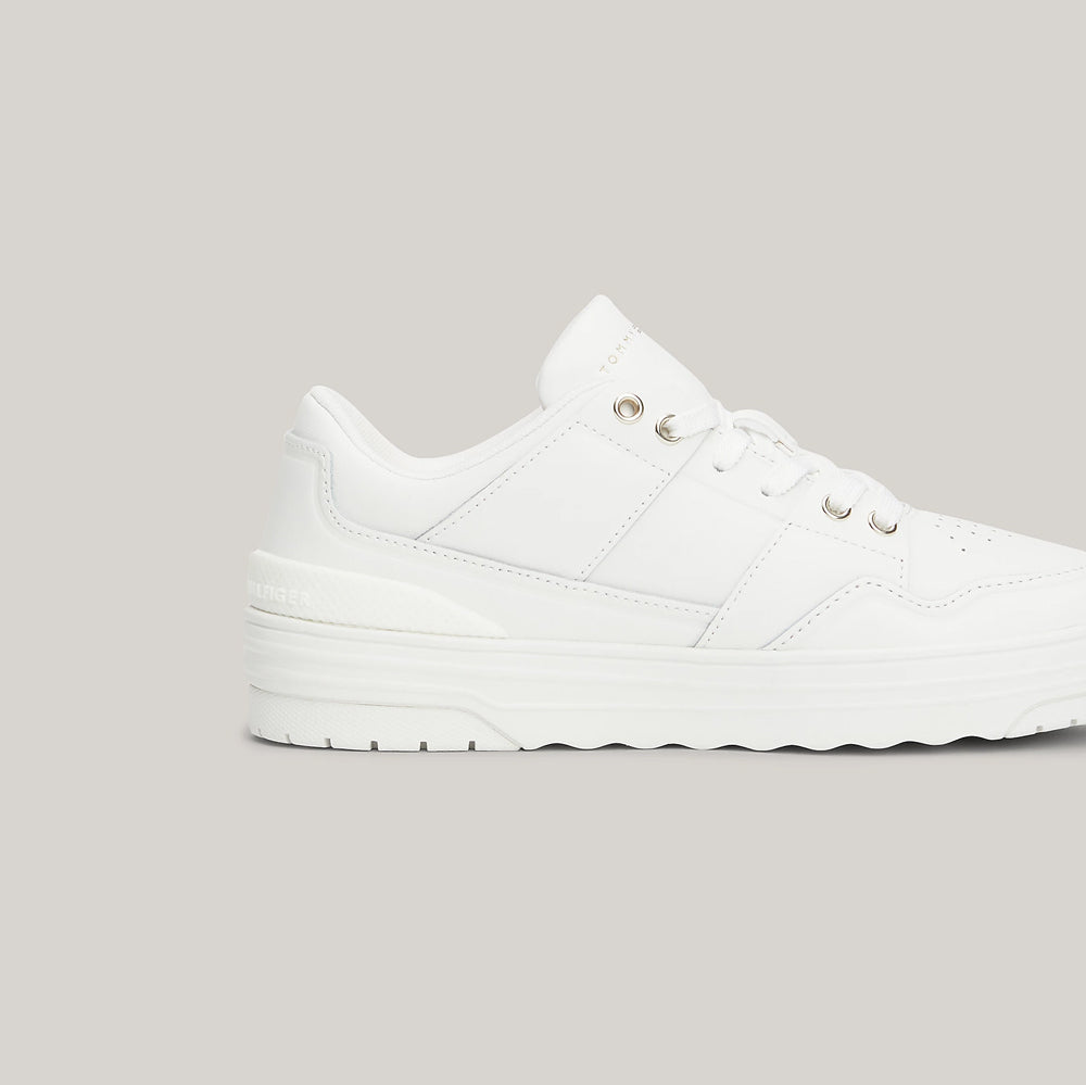 Basket Sneaker - Off White