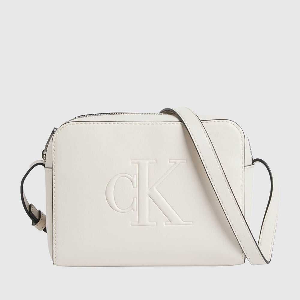  Calvin Klein Sculpted Camera Deboss Bag - Cream |ThirdBaseUrban