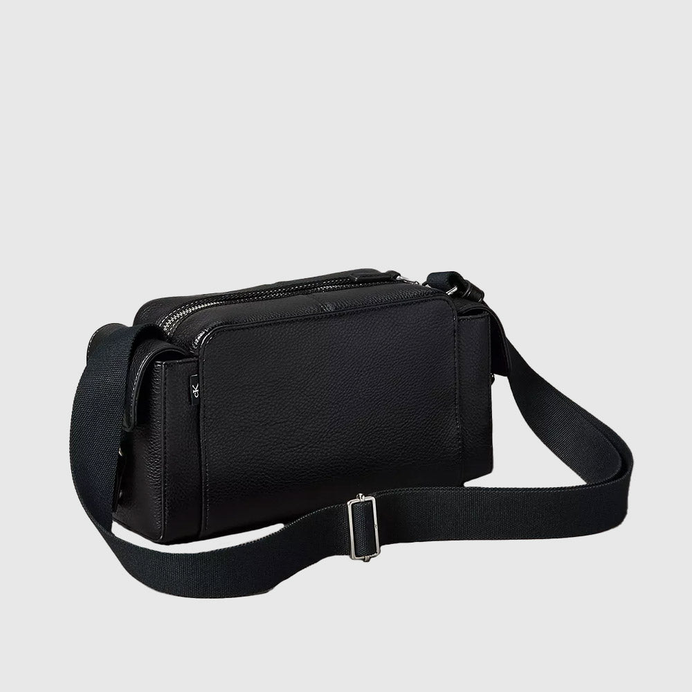 Bold Pebble Camera Bag - Black