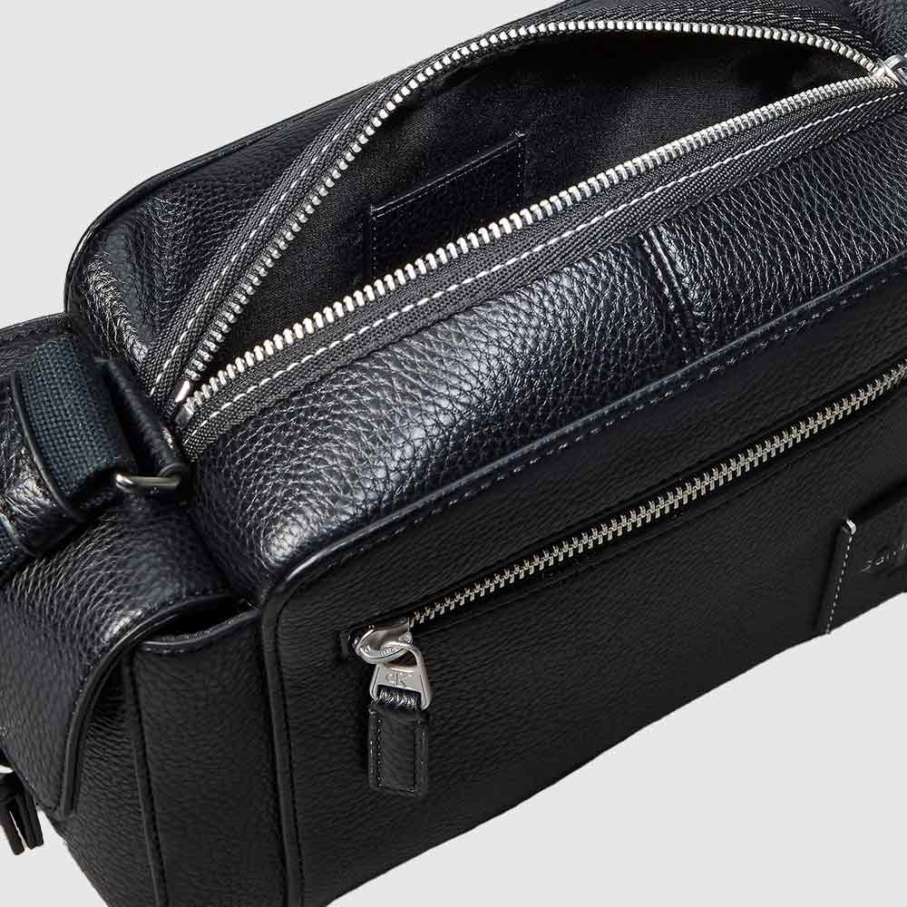 Bold Pebble Camera Bag - Black