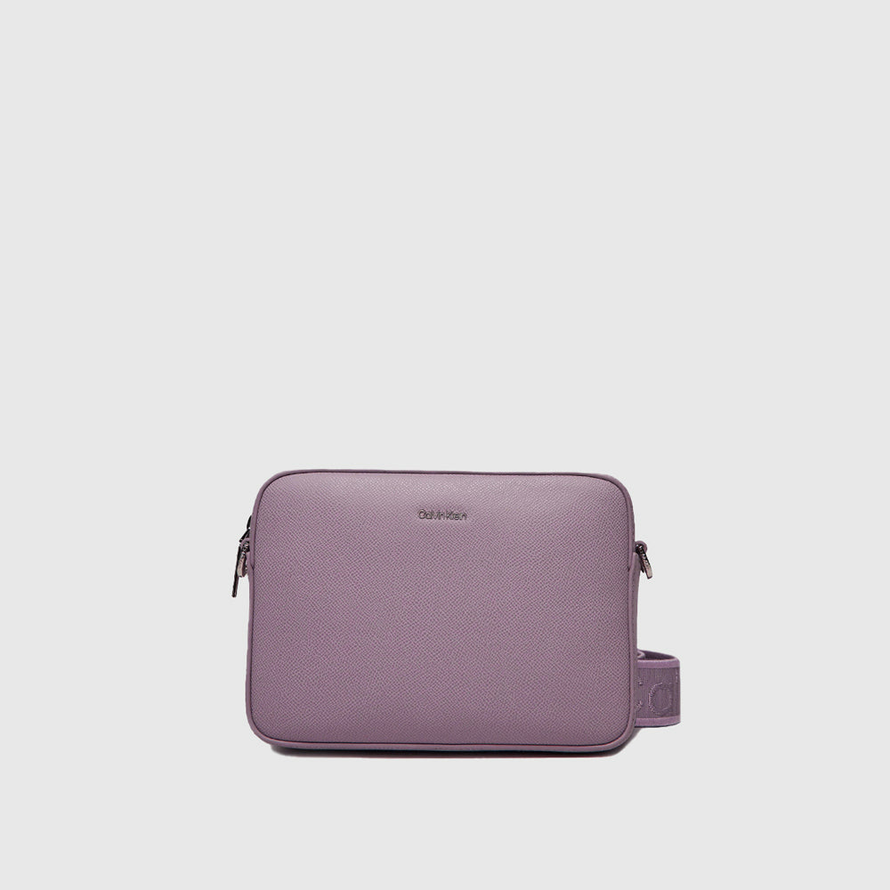 Calvin Klein Must Bag Lilac |ThirdBaseUrban