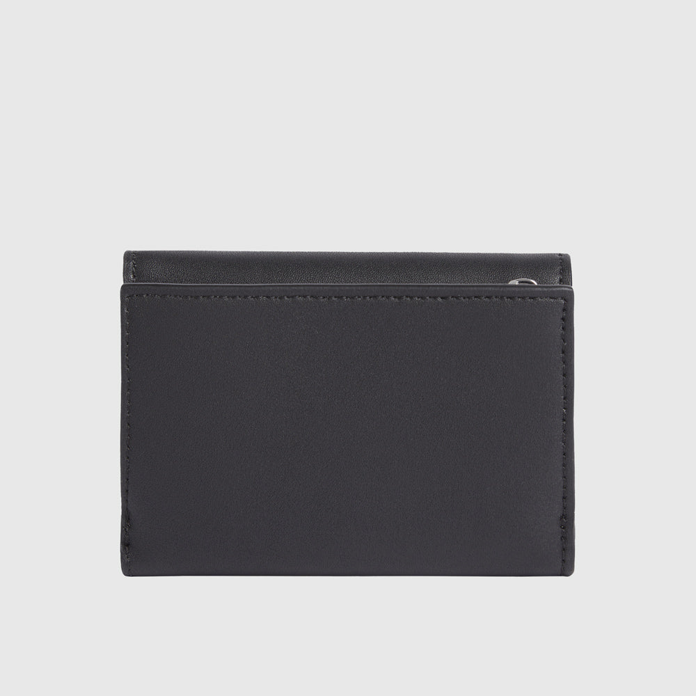 Must Small Fold Wallet - Black