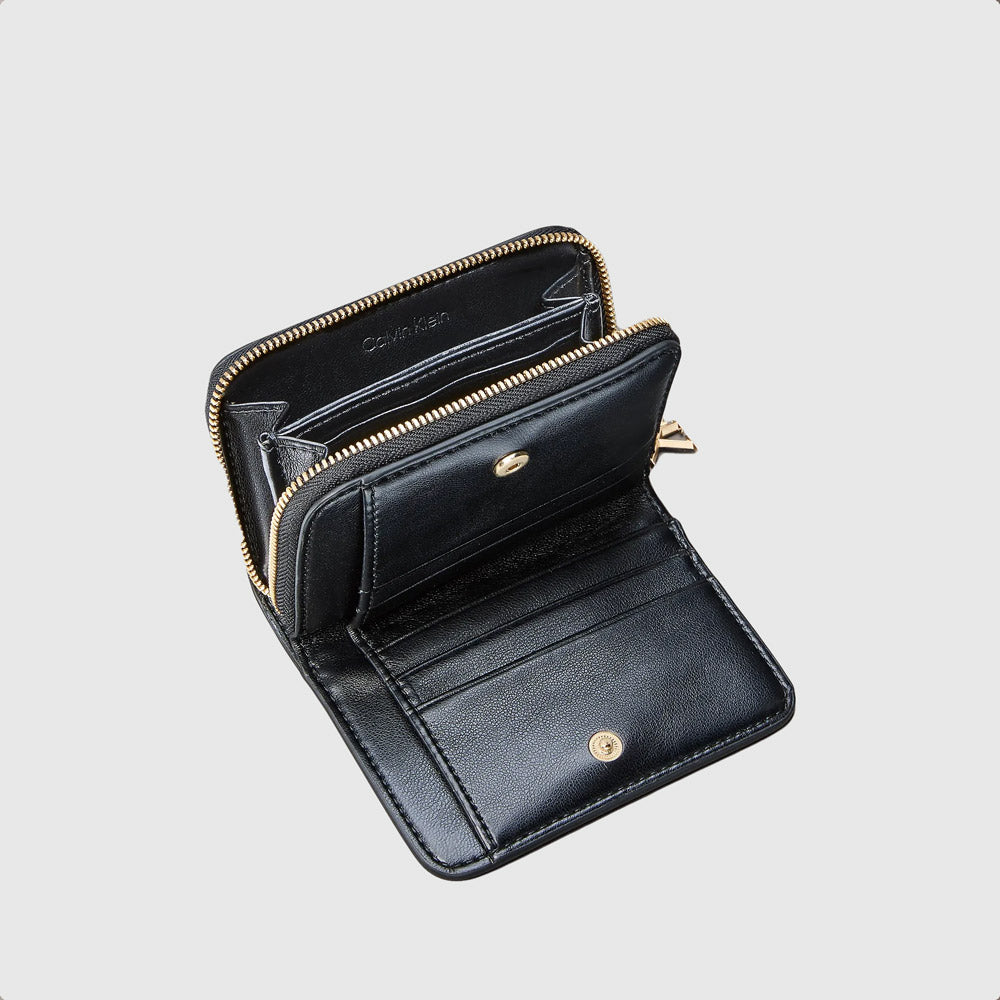 Ck Medium Flap Zip Around - Black