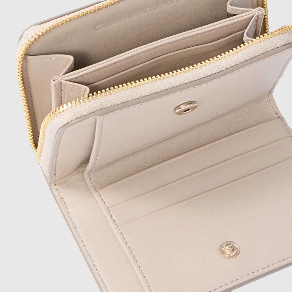 Leather Wallet - Beige