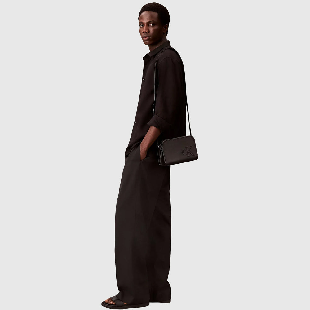 Sculpted camera Bag - Black