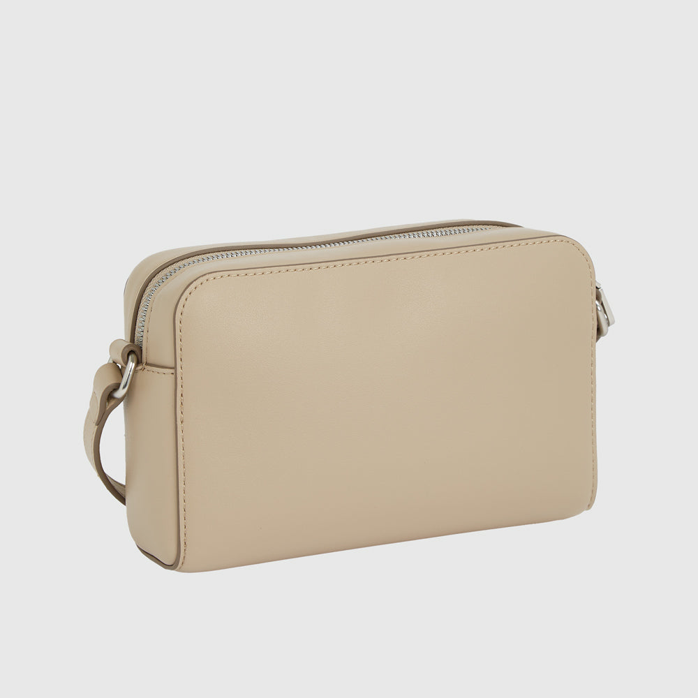Sculpted Camera Bag - Beige