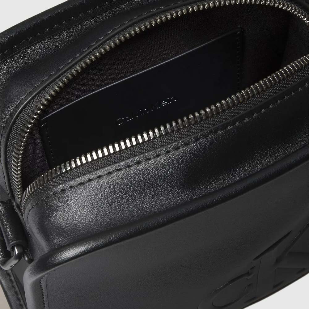 Sculpted Reporter Bag - Black