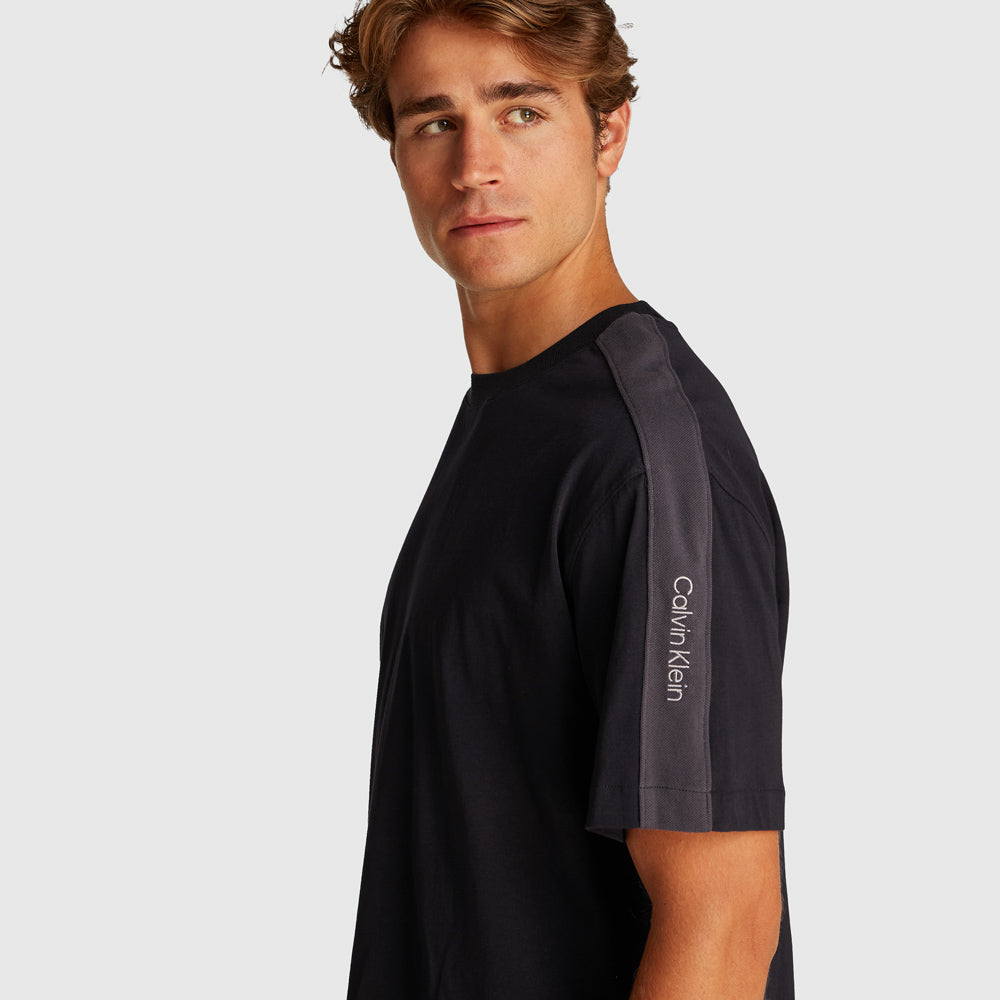 Logo Tape T-Shirt - Black