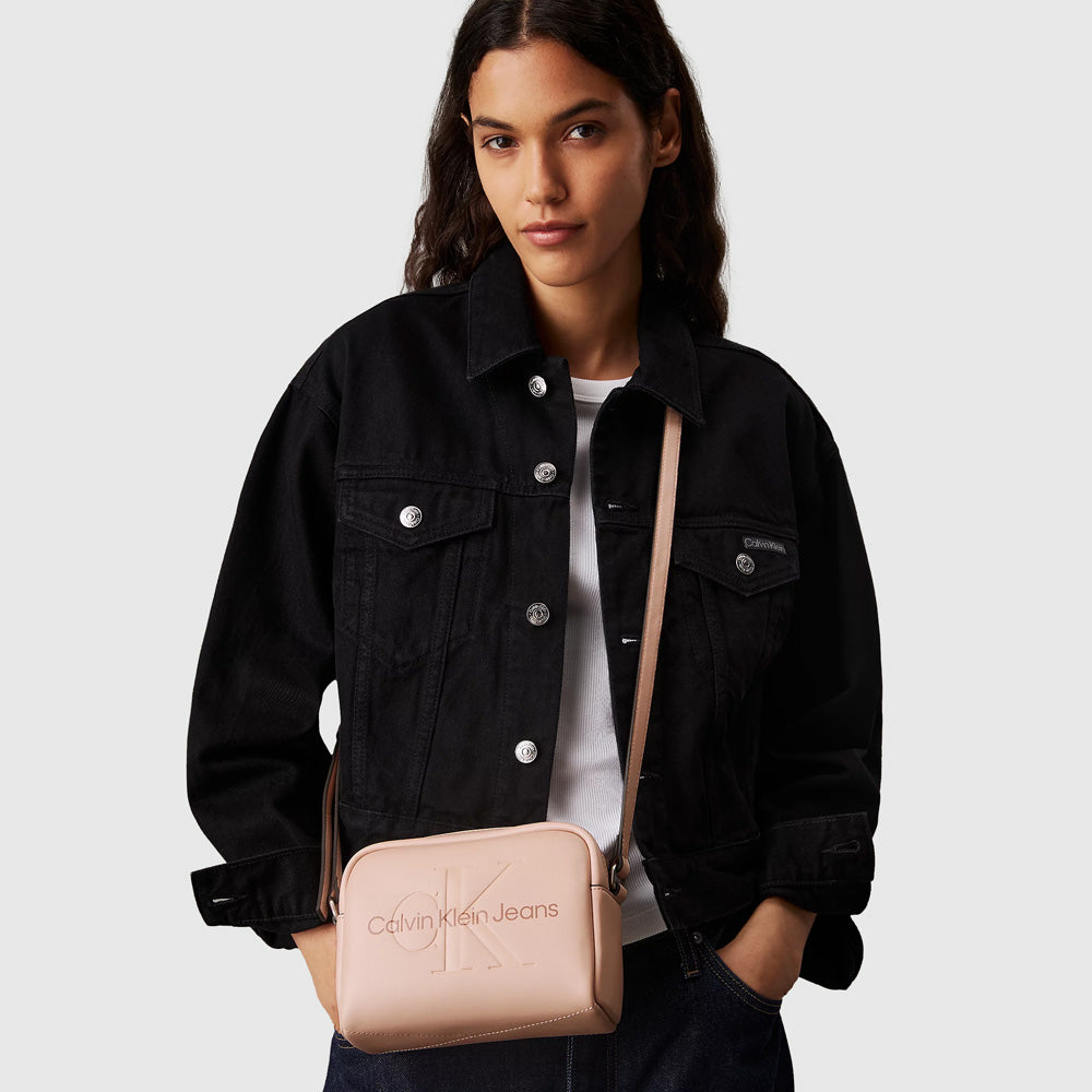 Sculpted Camera Bag - Pink