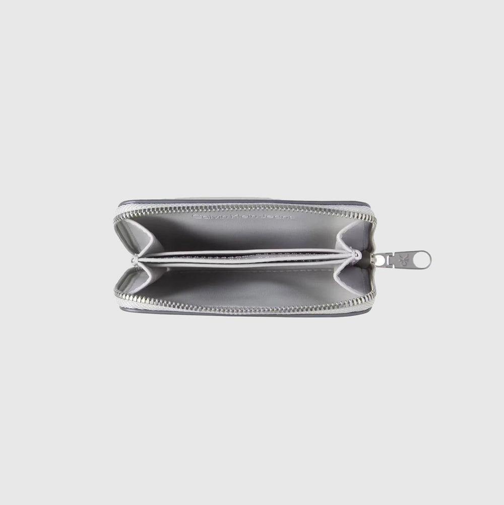 Sculpted Zip Purse - Light Grey