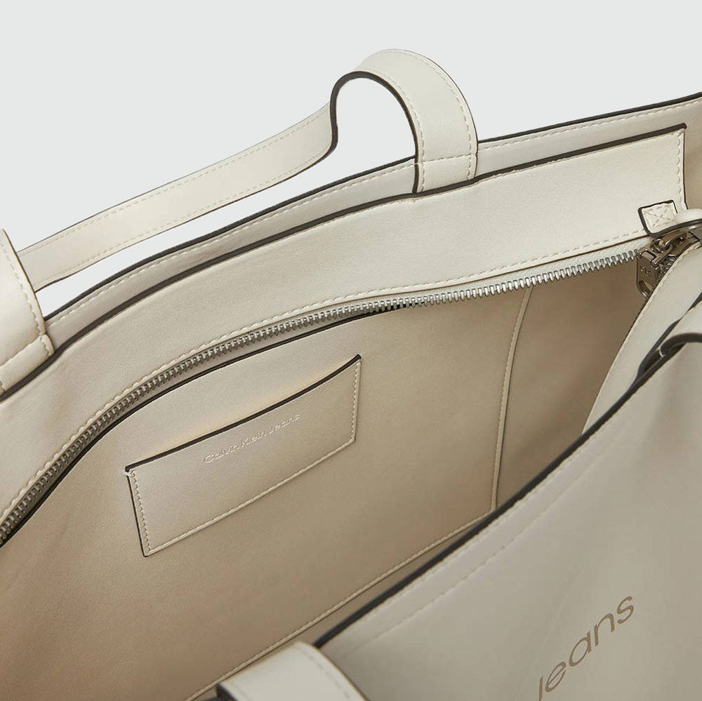 Sculpted Slim Tote Bag - White