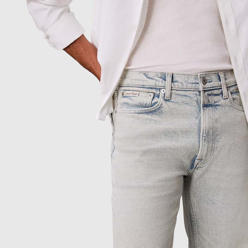 Standard Straight Ice Peak Jean - Denim Light