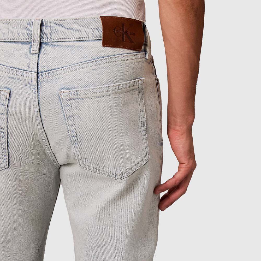 Standard Straight Ice Peak Jean - Denim Light