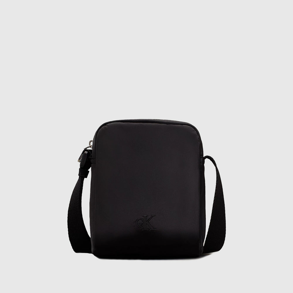 Calvin Klein Ultralight Reporter Bag - Black |ThirdBaseUrban
