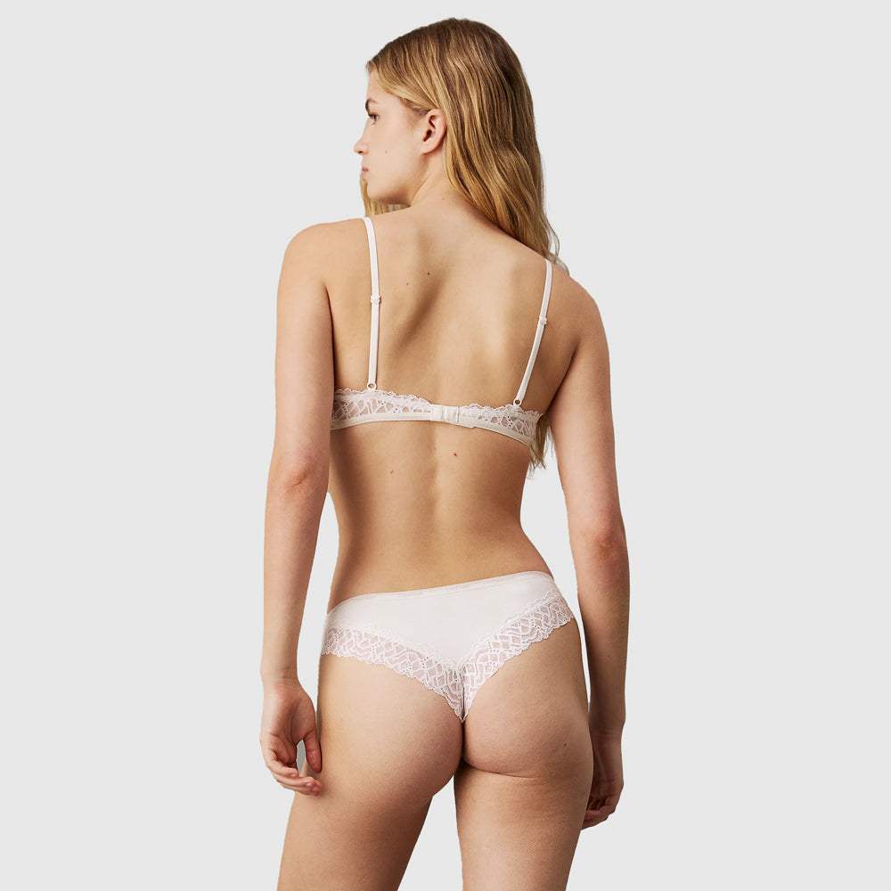 Lace Triangle - Ivory