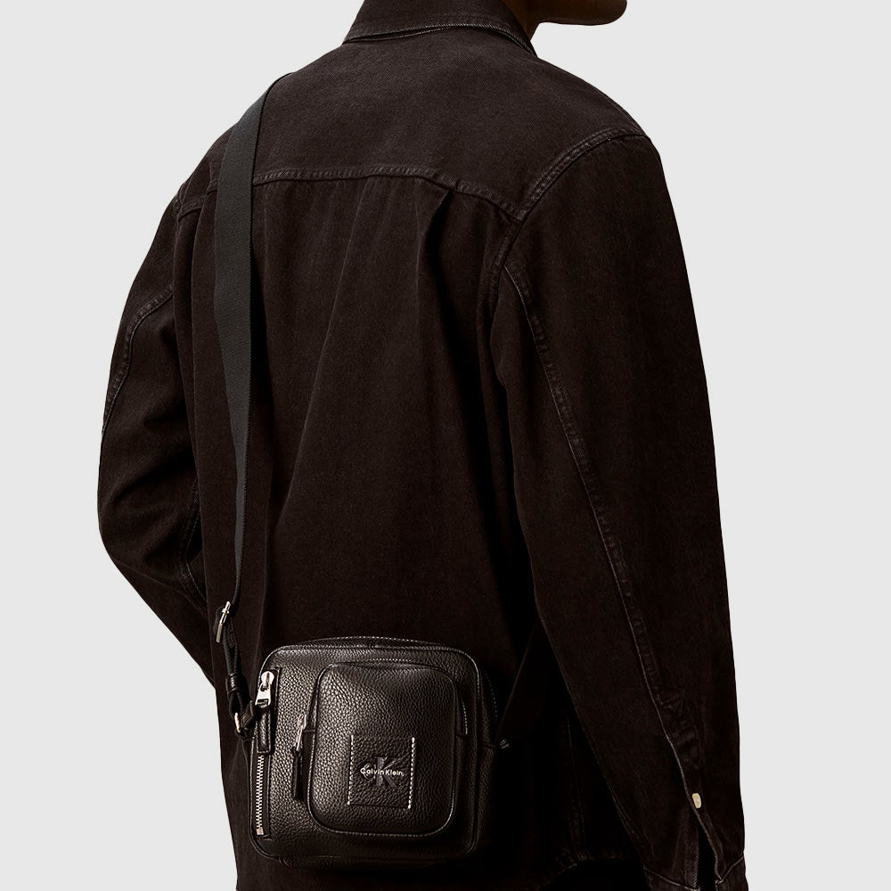 Bold Pebble Crossbody Bag - Black