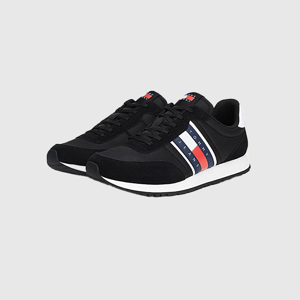 Runner Casual Essential Sneaker*