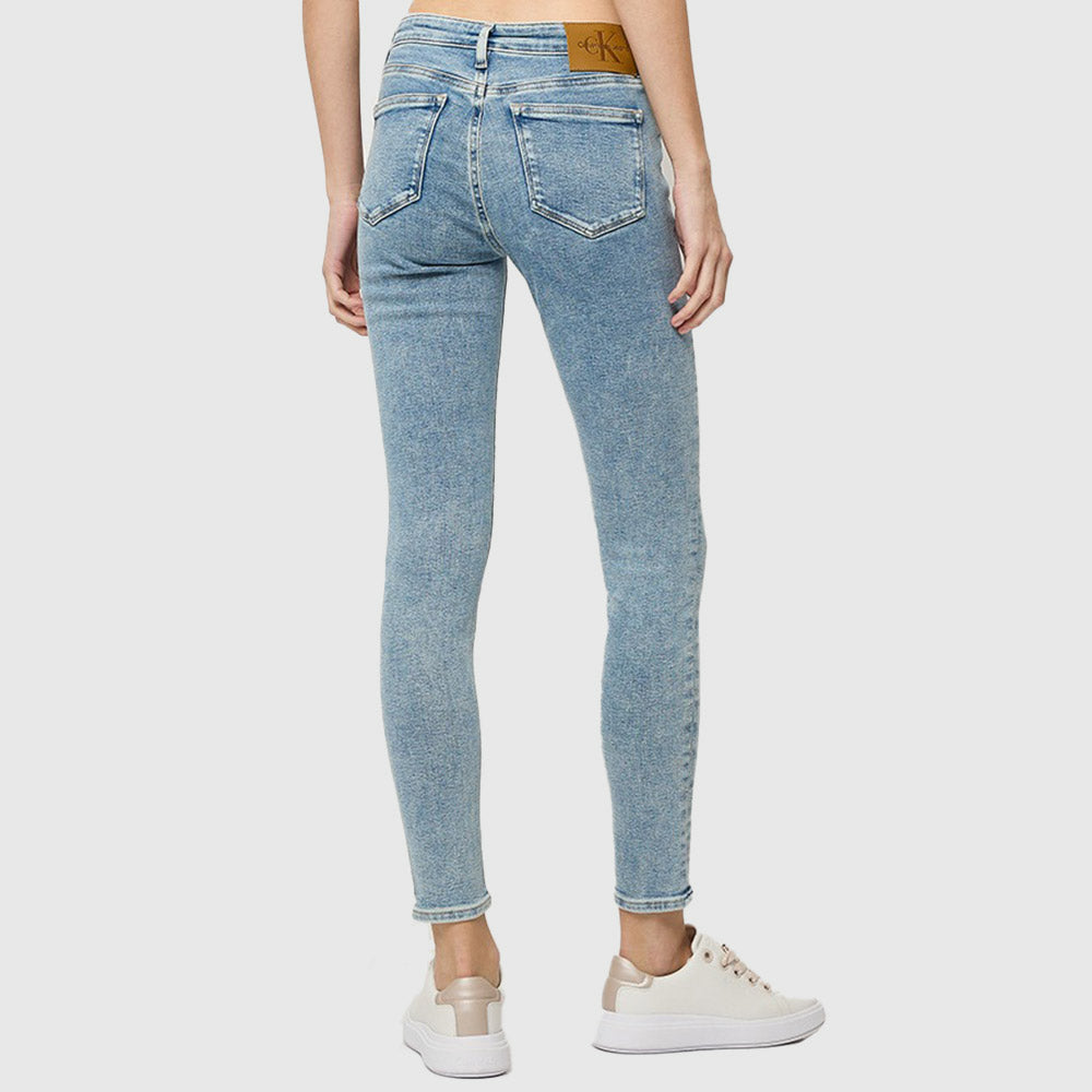 Mid Rise Skinny - Denim Light*