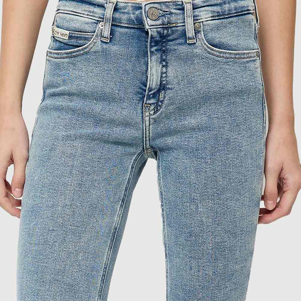 Mid Rise Skinny - Denim Light*