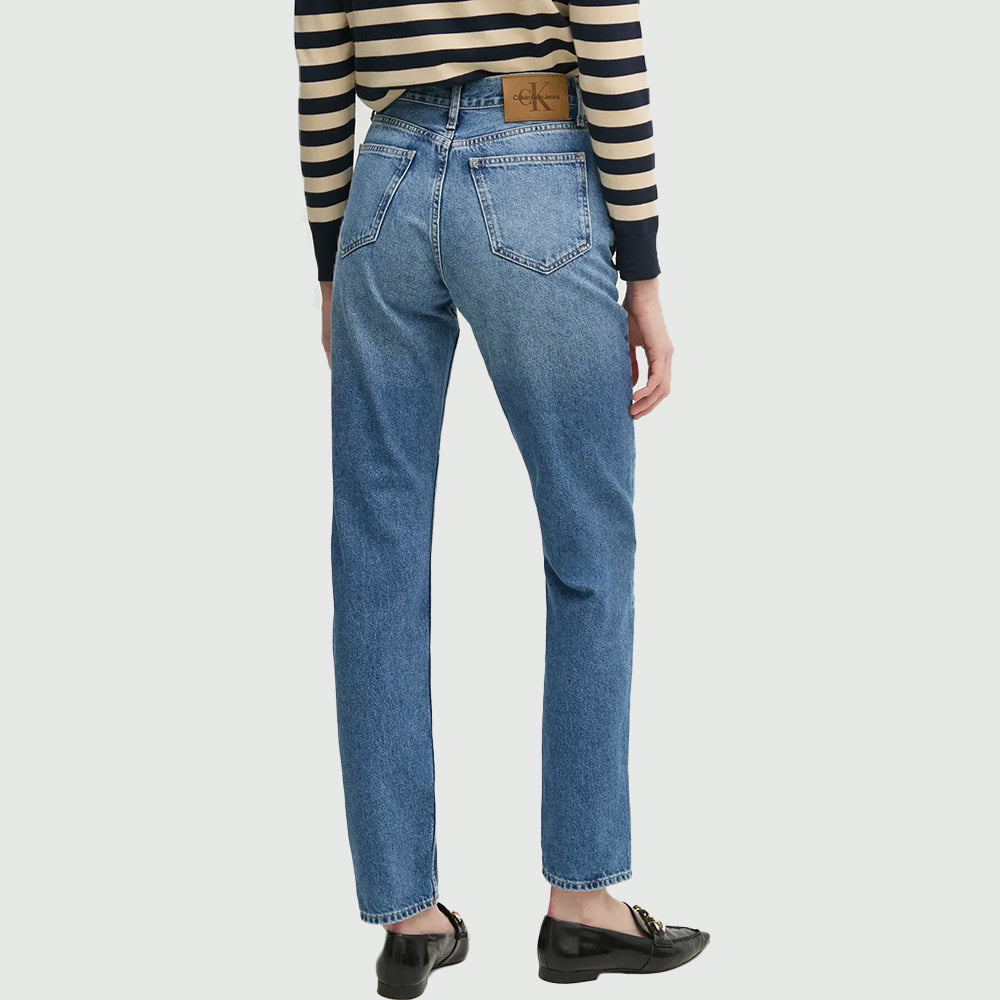 Authentic Slim Straight Jean - Denim Medium*
