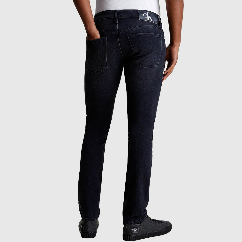 Low Waist Slim Fit Jeans - Black*