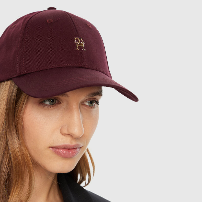 Elevated Chic Cap - Rouge