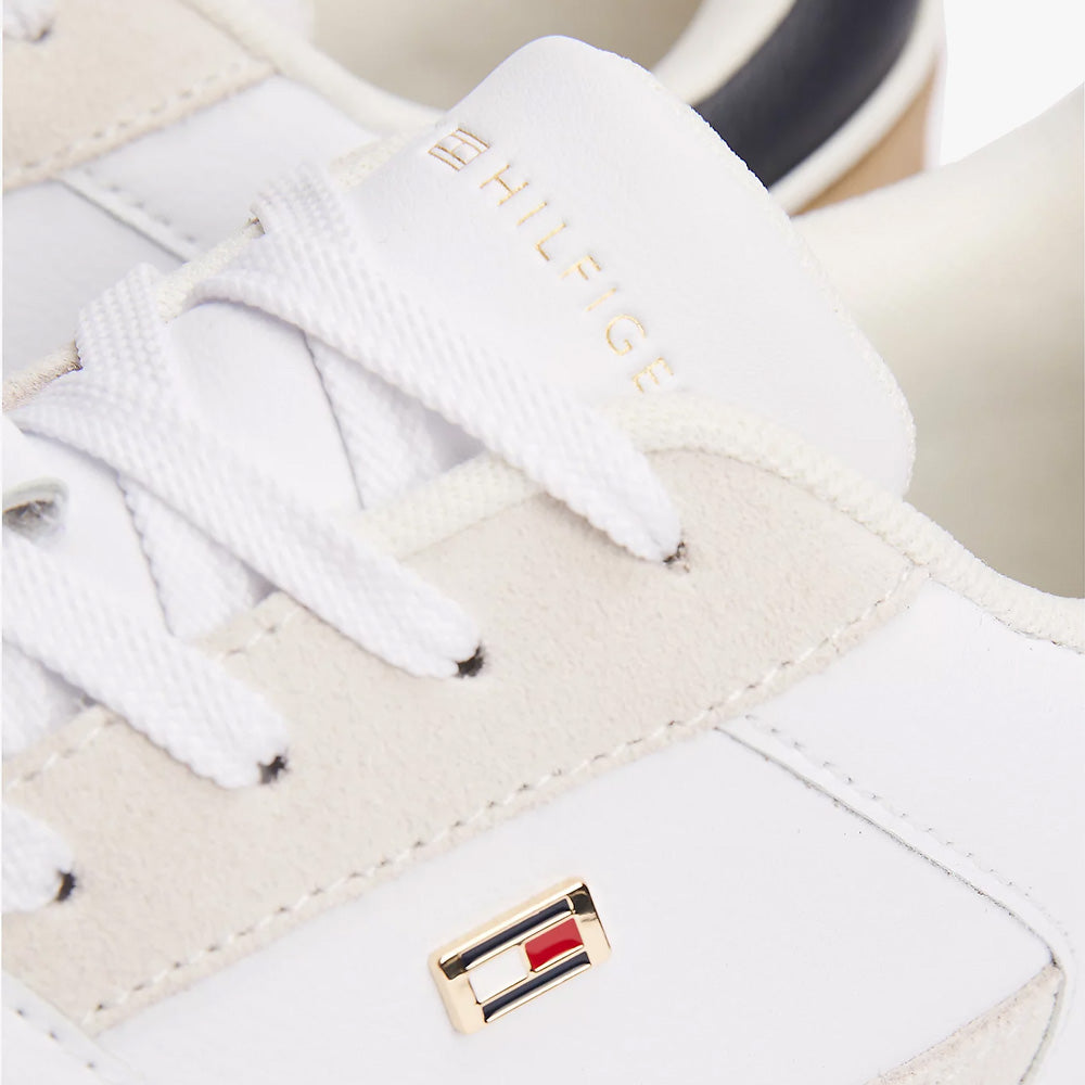 Essent Metallic Sneaker - White