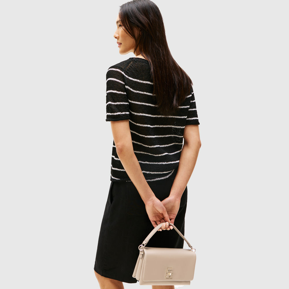 Modern Crossover - Taupe