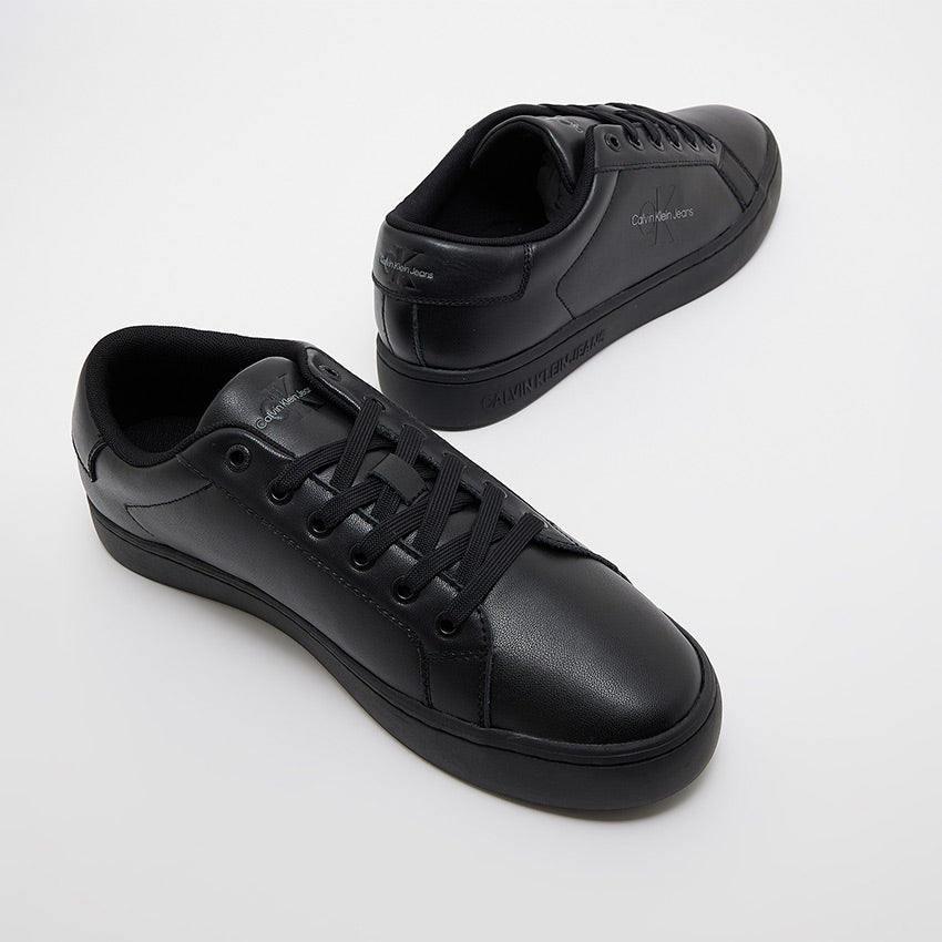 Classic low laceup Sneaker - Black