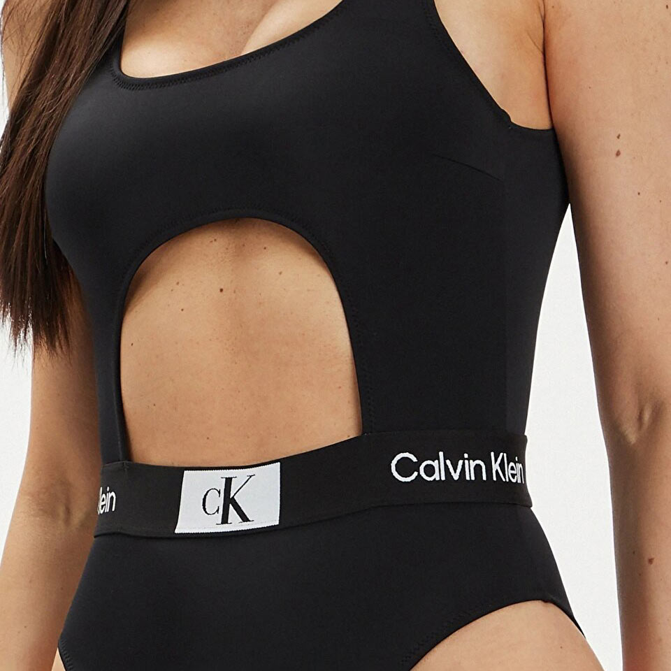 Cut Out One Piece Swimsuit - Black