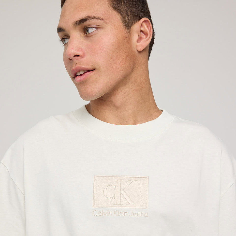 Embroidery Patch T-Shirt - Offwhite