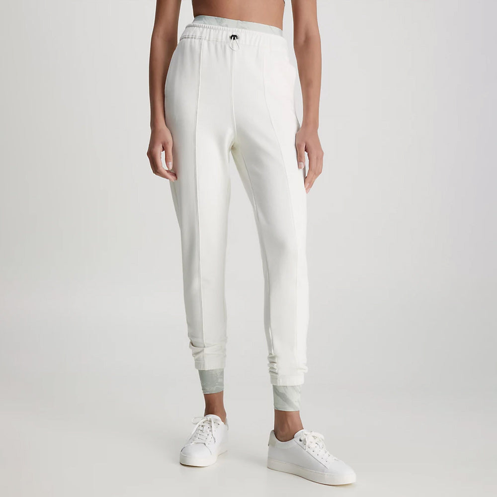 Performance Relaxed Joggers- White