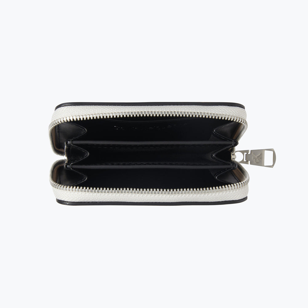 Sculpted Med Zip Around Wallet - Off White