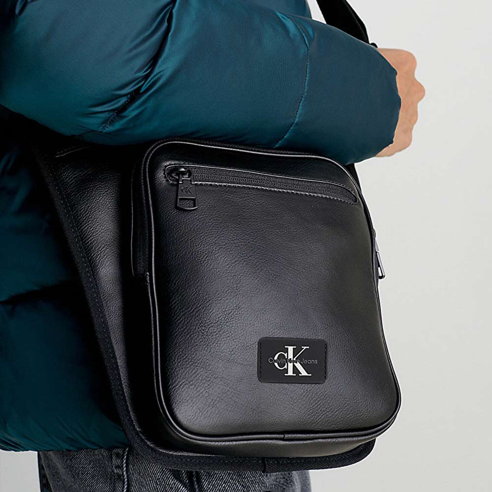 Tagged Reporter Bag - Black