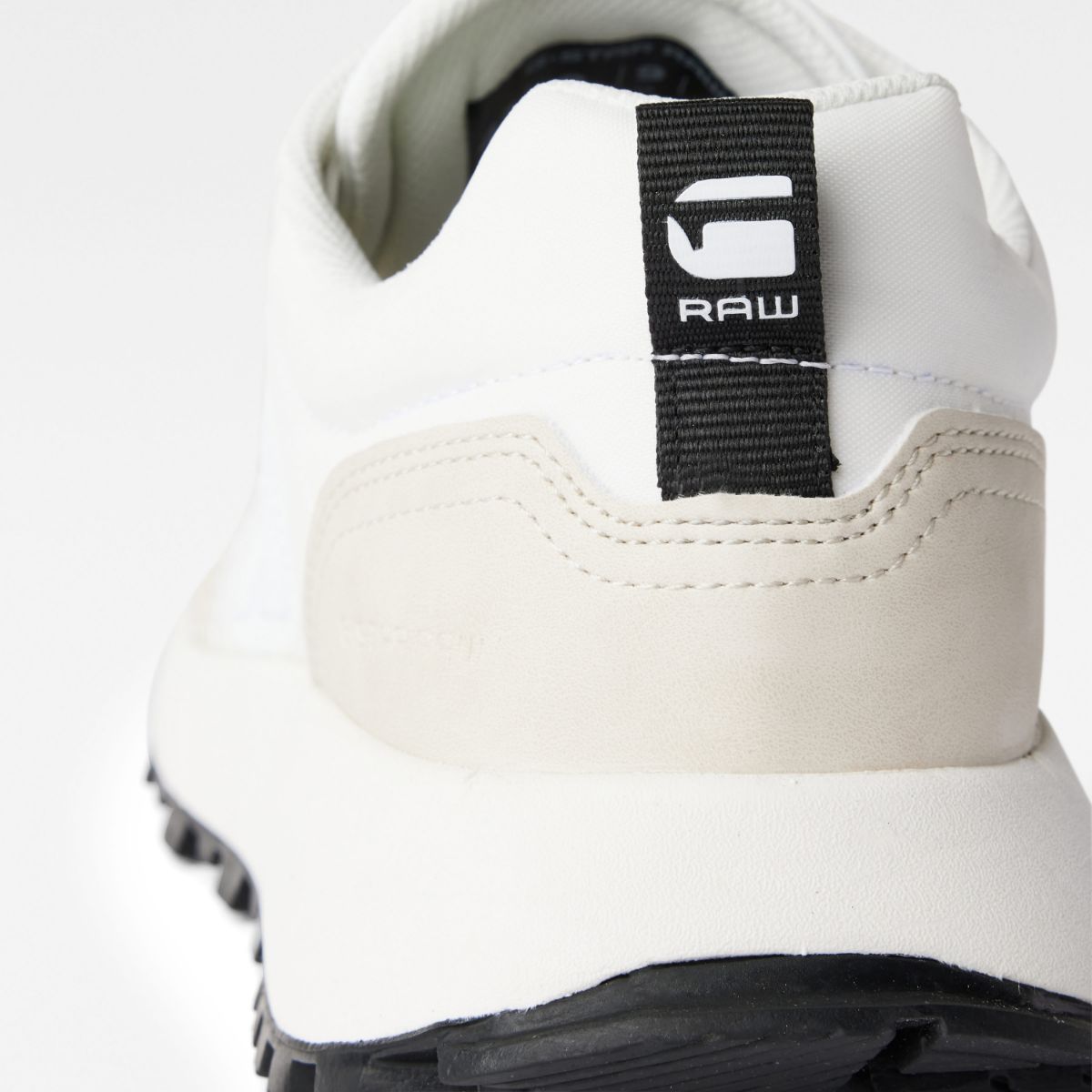 Theq Run Logo Match Sneakers - White