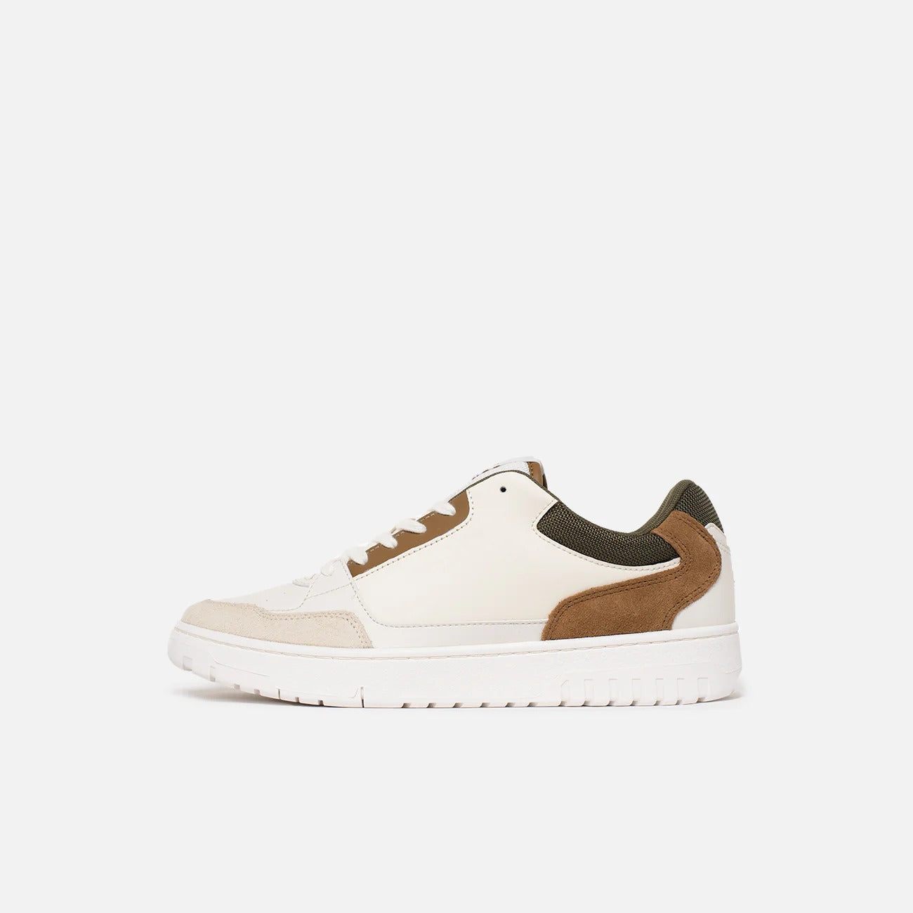 Basket Core Sneaker - White Multi *